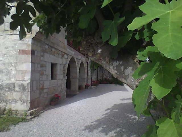 La Posada De Maria Villanueva de la Pena Exterior photo