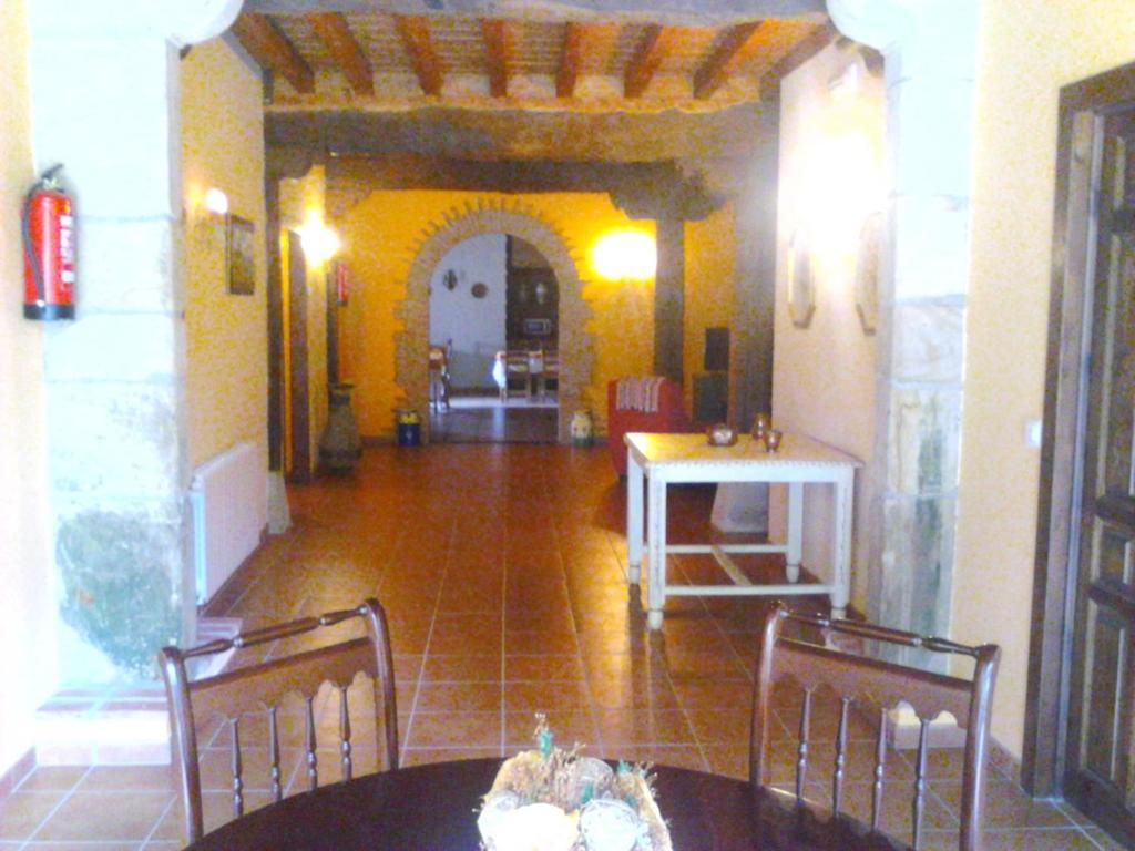 La Posada De Maria Villanueva de la Pena Exterior photo